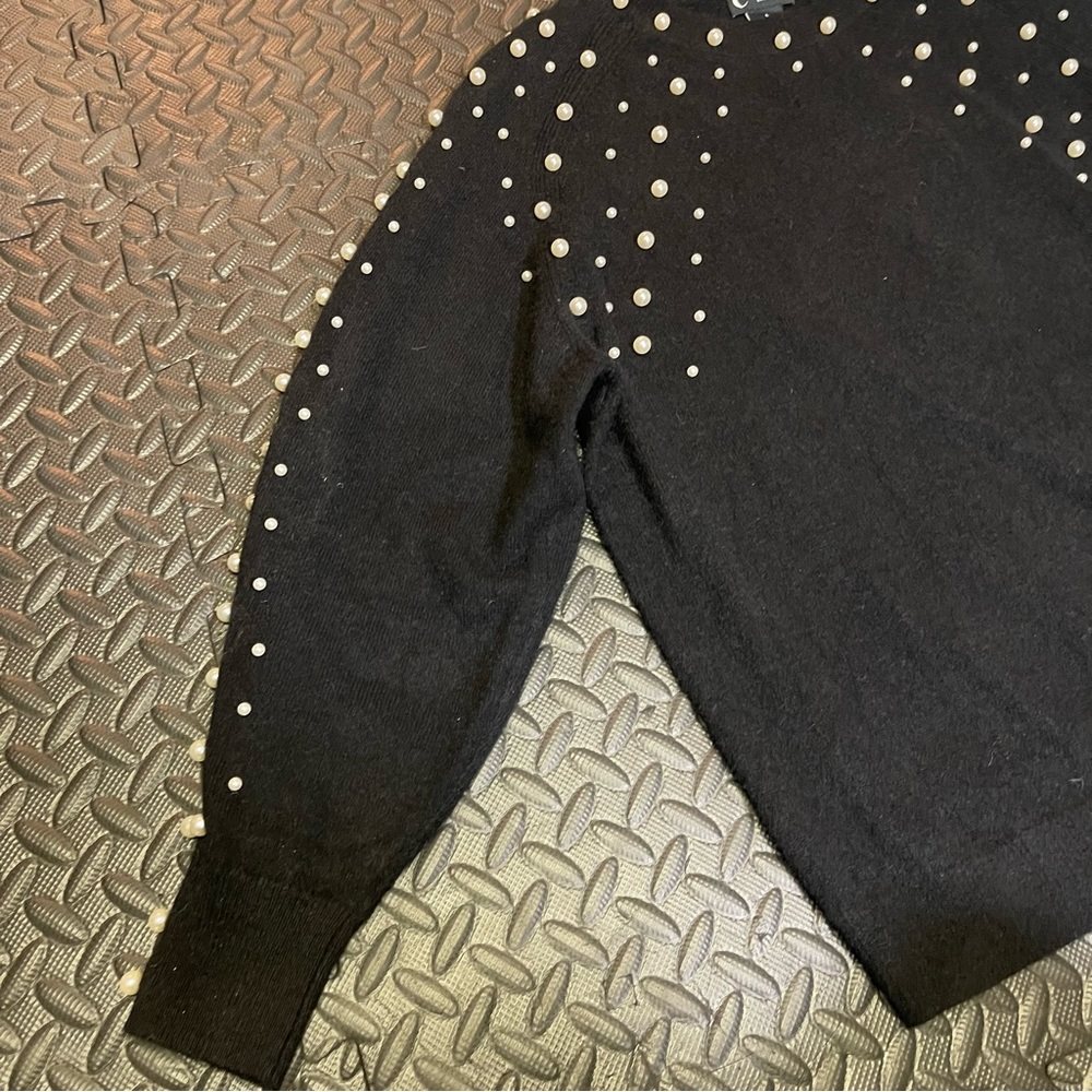 Bloomingdales Cashmere Sweater Pearl Embellished Crew Neck Size Large Black - Picture 3 of 8